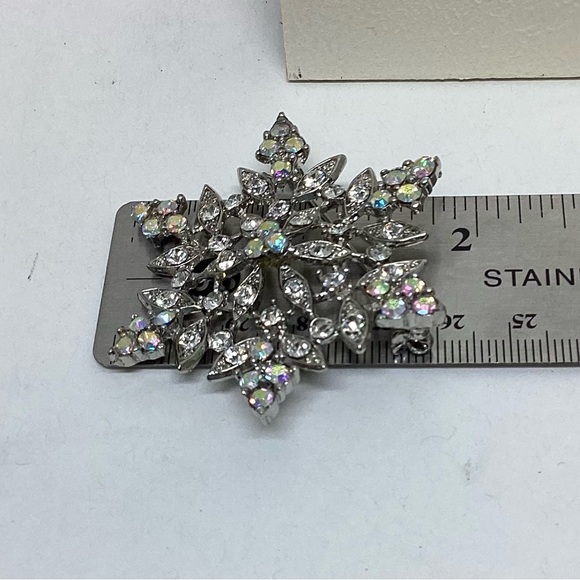 Aurora borealis vintage snowflake statement  brooch - Picture 5 of 5